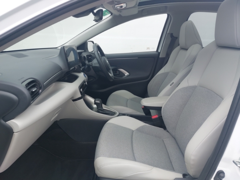 Toyota Yaris 1.5 Hybrid Excel Cvt PY72KUH White #5