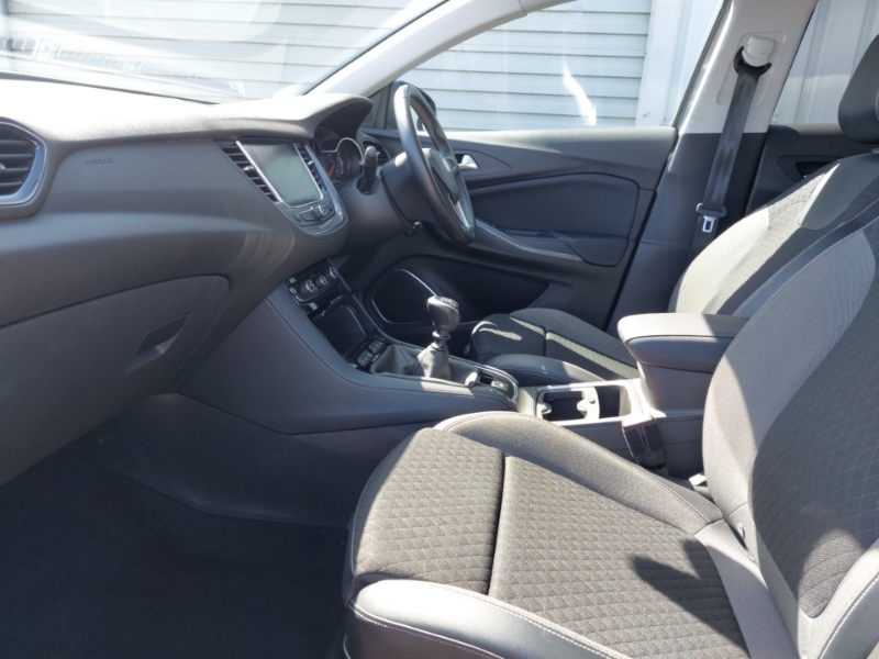Vauxhall Grandland X 1.5 Turbo D Business Edition Nav DP69GWZ Grey #5