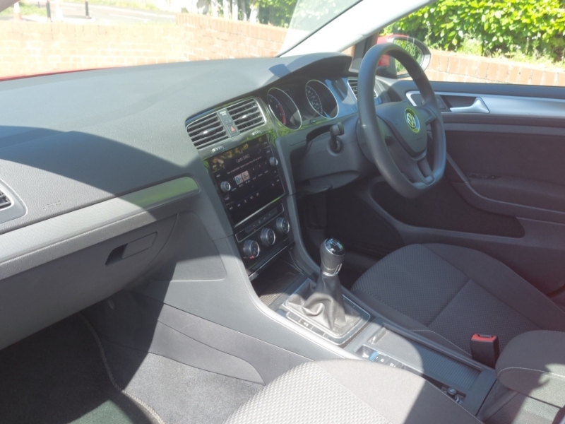 Volkswagen Golf 1.0 Tsi S Red #5