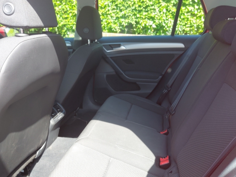 Volkswagen Golf 1.0 Tsi S Red #6