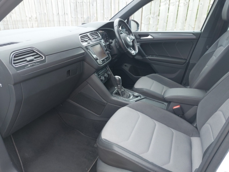 Volkswagen Tiguan 2.0 Tdi 150 4Motion R-line Dsg NG66VTF White #5