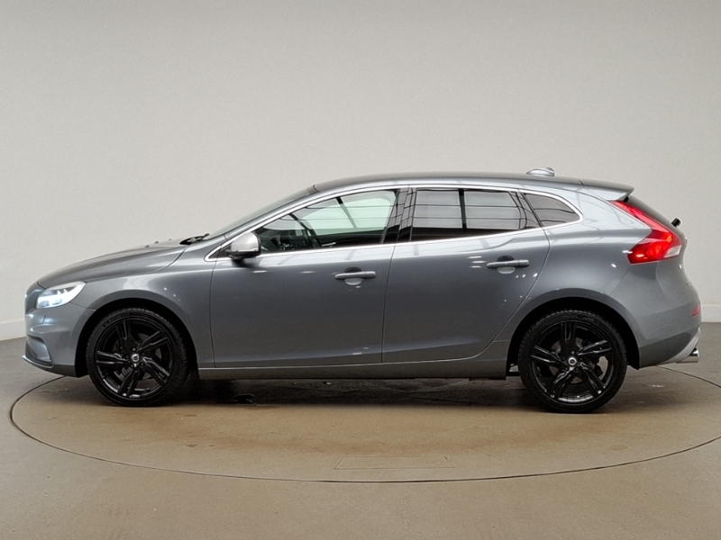 Volvo V40 T2 122 R Design Edition SN19CAJ Grey #4