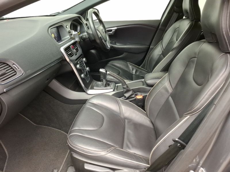 Volvo V40 T2 122 R Design Edition SN19CAJ Grey #5