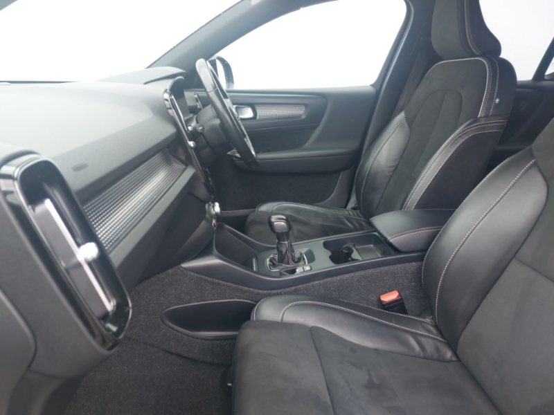 Volvo XC40 1.5 T3 163 R Design SW21OCC Black #5