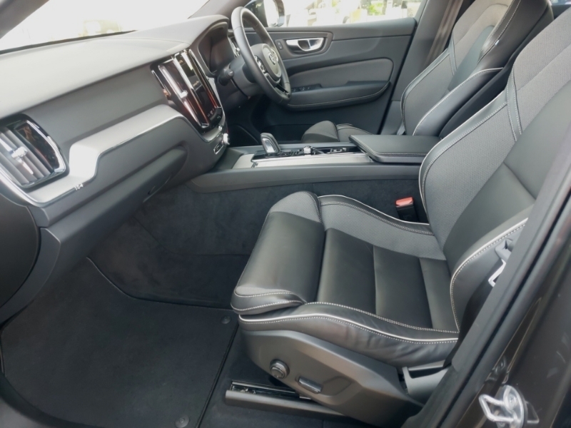 Volvo XC60 2.0 B5p R Design Geartronic Grey #5