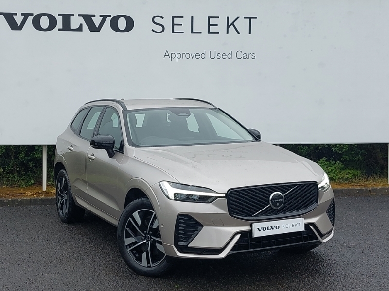 Volvo XC60 2.0 B5p Plus Dark Awd Geartronic Gold