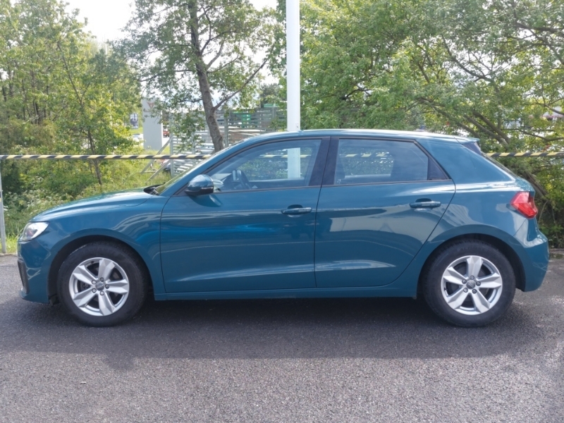 Audi A1 25 Tfsi Technik MM69HFB Green #4