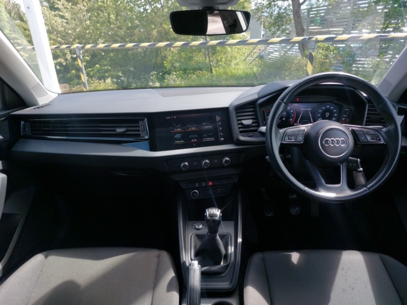 Audi A1 25 Tfsi Technik MM69HFB Green #3