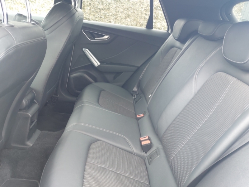 Audi Q2 35 Tfsi Black Edition S Tronic WR21JUK White #6