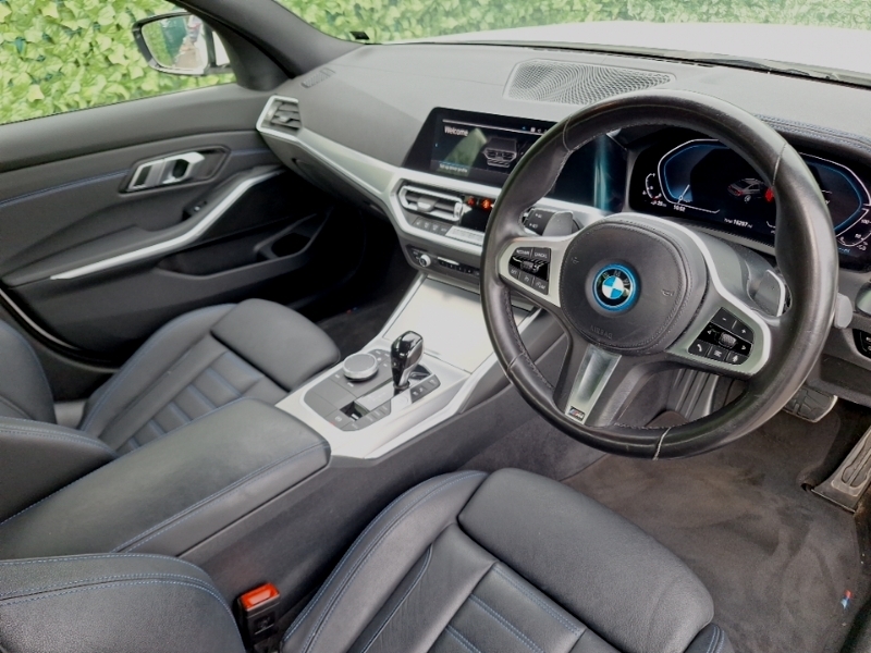 BMW 3 Series 330E M Sport Step EJ71XUV White #6