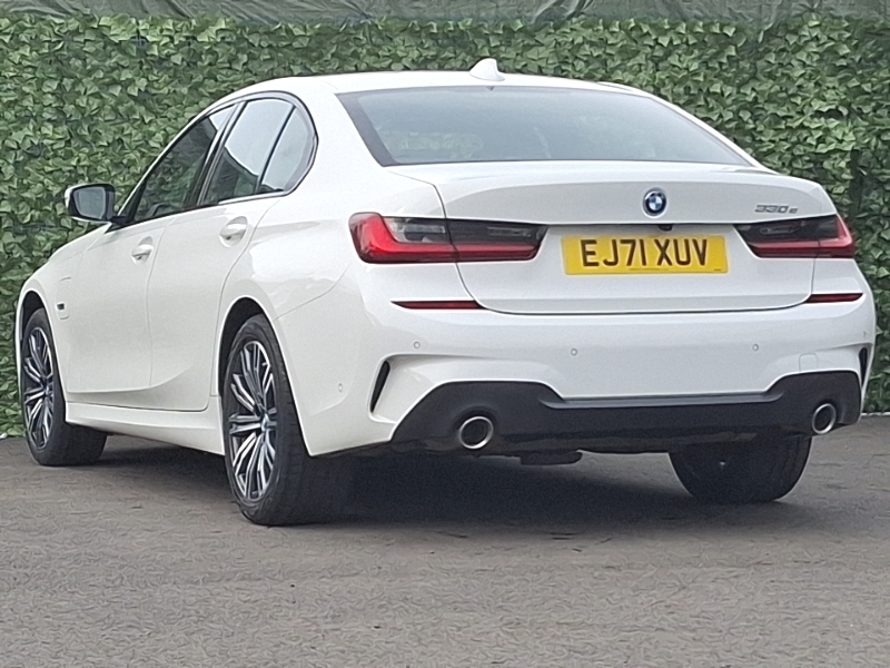 BMW 3 Series 330E M Sport Step EJ71XUV White #2