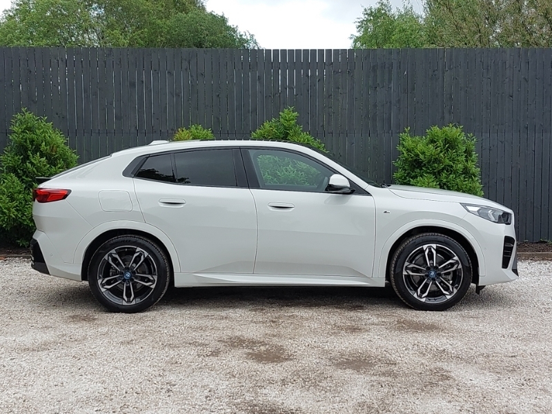 BMW iX2 230Kw Xdrive30 M Sport 65Kwh White #3