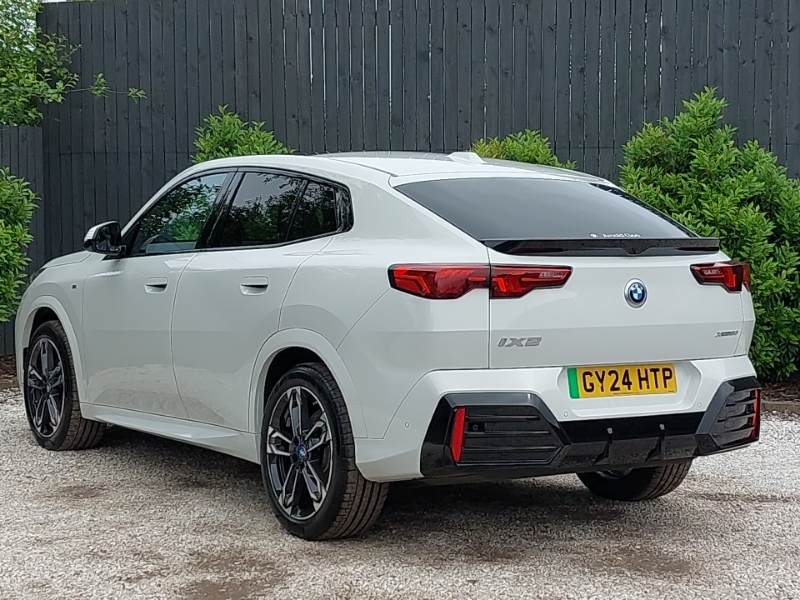 BMW iX2 230Kw Xdrive30 M Sport 65Kwh White #2