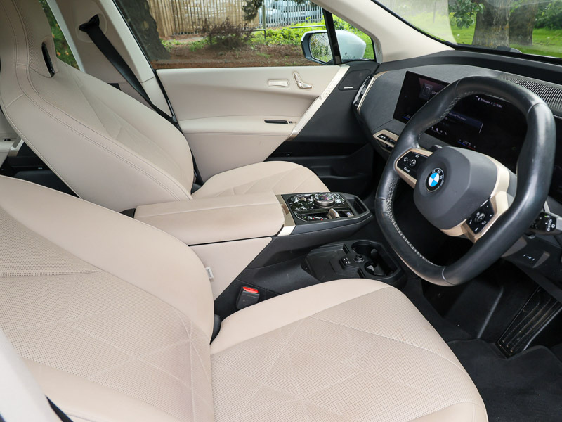 BMW iX 300Kw Xdrive45 Sport 101Kwh White #6