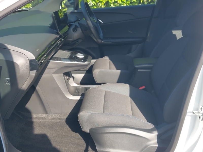 MG MG4 150Kw Se Ev Long Range 64Kwh NU23WLH White #5