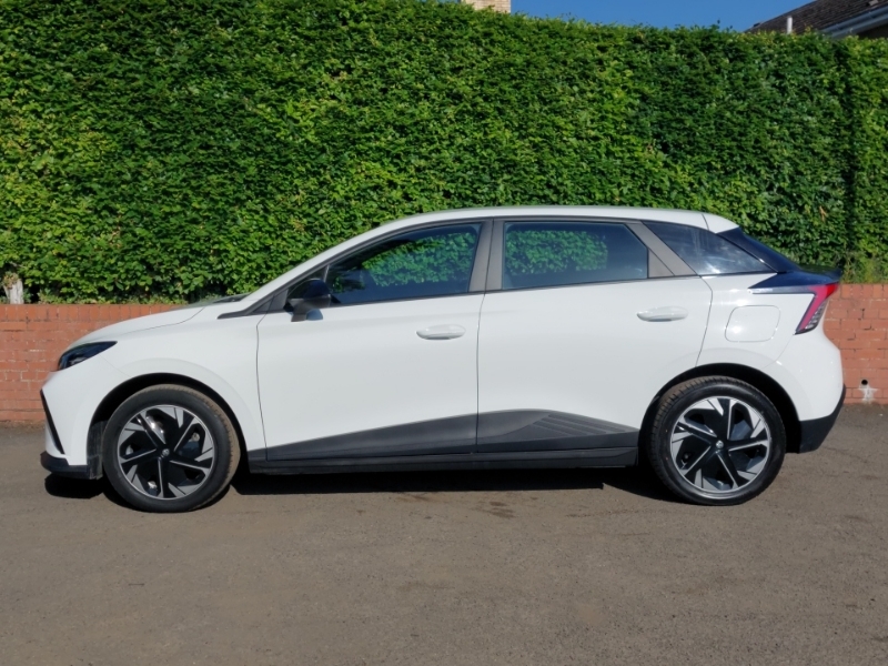 MG MG4 150Kw Se Ev Long Range 64Kwh NU23WLH White #4