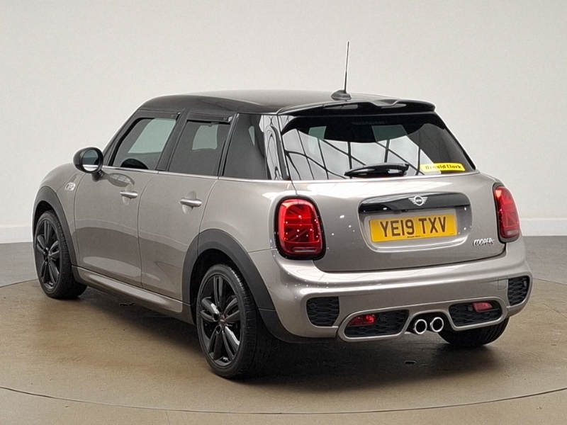 Mini Hatch 2.0 Cooper S Sport II YE19TXV Silver #2