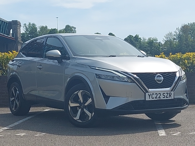 Nissan Qashqai 1.3 Dig-t Mh 158 N-connecta Xtronic Silver