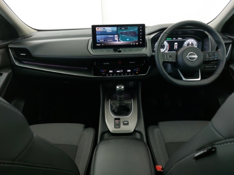 Nissan Qashqai 1.3 Dig-t Mh N-connecta Glass Roof SM25XTX Green #3