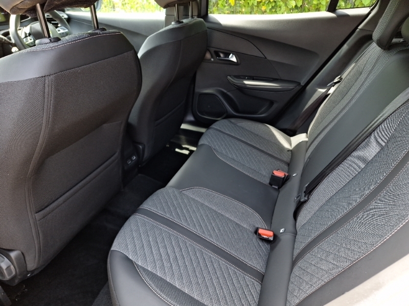 Peugeot 2008 1.2 Puretech 130 Allure Eat8 YC25AYS Grey #6