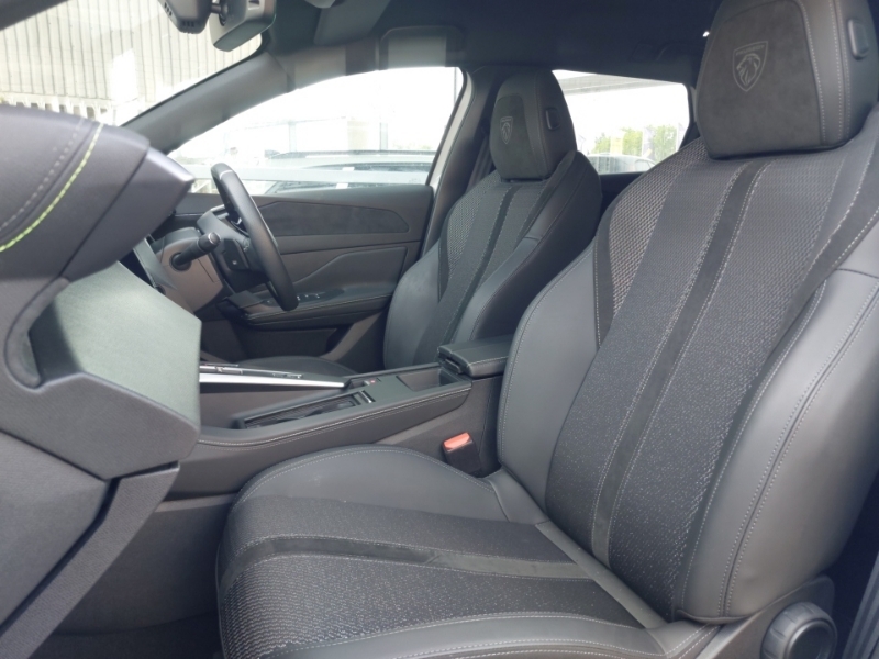 Peugeot 308 1.2 Hybrid 136 Gt E-dsc6 KM25UKF White #5
