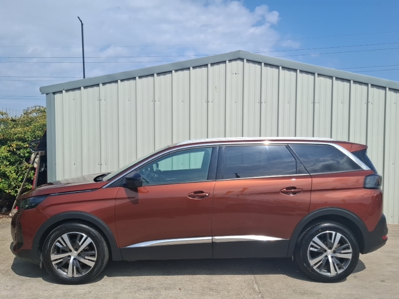 Peugeot 5008 1.5 Bluehdi Allure Brown #4