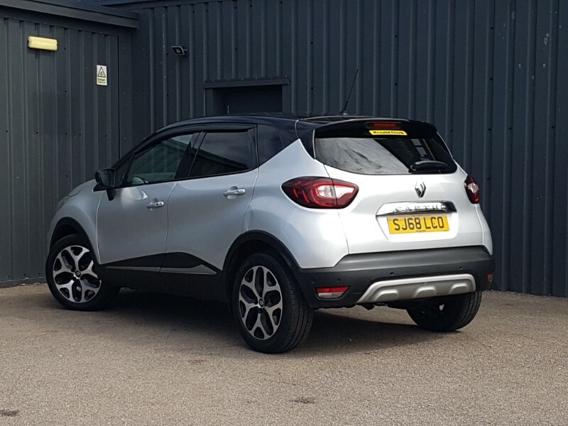 Renault Captur 0.9 Tce 90 Gt Line SJ68LCO Black #2