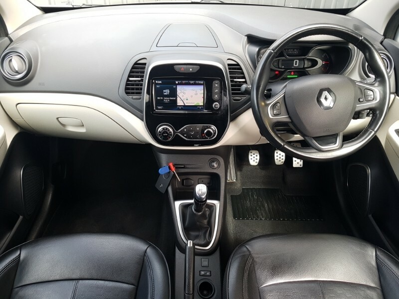 Renault Captur 0.9 Tce 90 Gt Line SJ68LCO Black #3