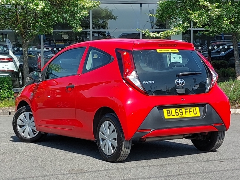 Toyota Aygo 1.0 Vvt-i X BL69FFU Red #2