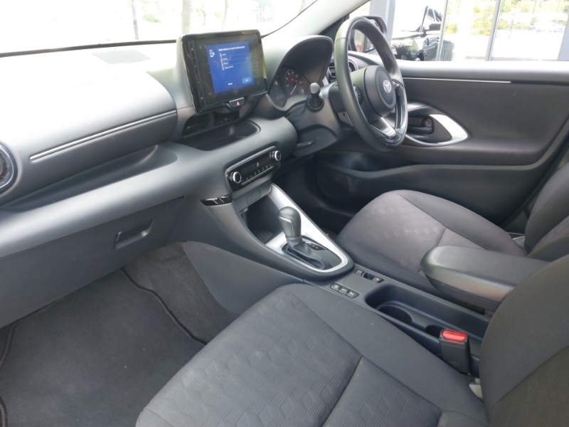 Toyota Yaris 1.5 Hybrid Icon Cvt MJ75AOD Black #5