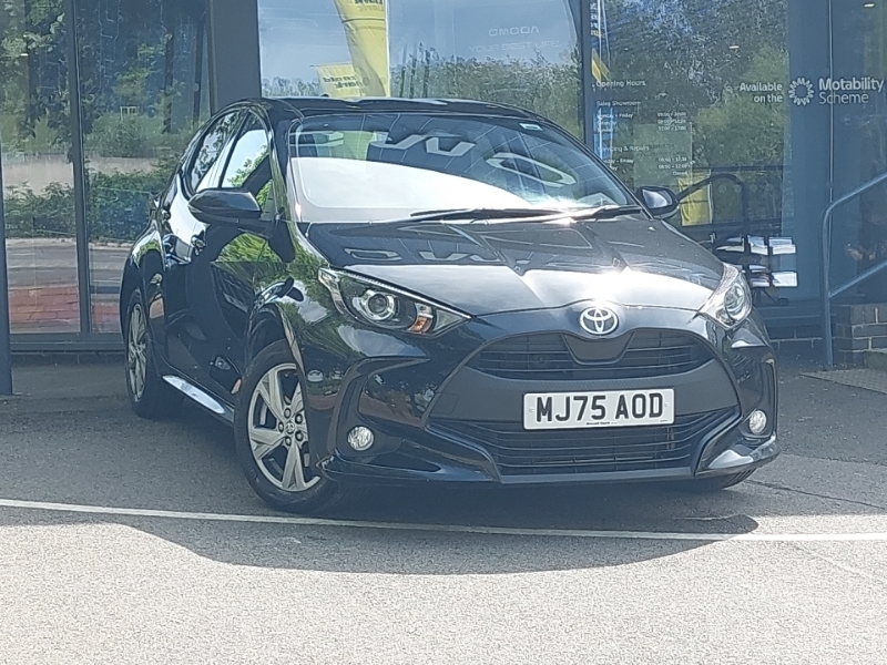 Toyota Yaris 1.5 Hybrid Icon Cvt Black
