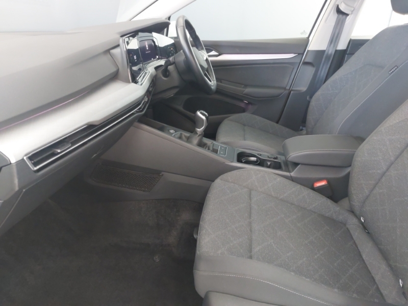 Volkswagen Golf 1.5 Tsi 150 Life YH23ZDJ White #5
