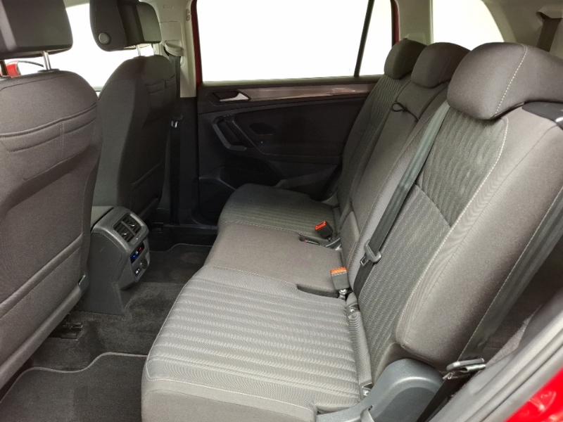 Volkswagen Tiguan Allspace 1.5 Tsi Life SL23UPW Red #6