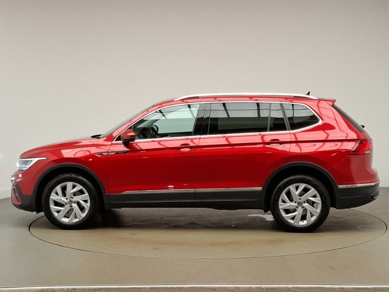 Volkswagen Tiguan Allspace 1.5 Tsi Life SL23UPW Red #4