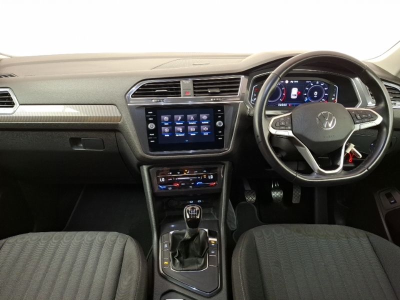 Volkswagen Tiguan Allspace 1.5 Tsi Life SL23UPW Red #3