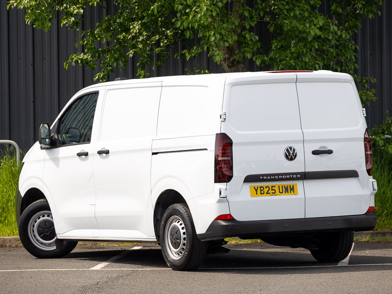 Volkswagen Transporter 2.0 Tdi 110 Commerce Van YB25UWM White #2