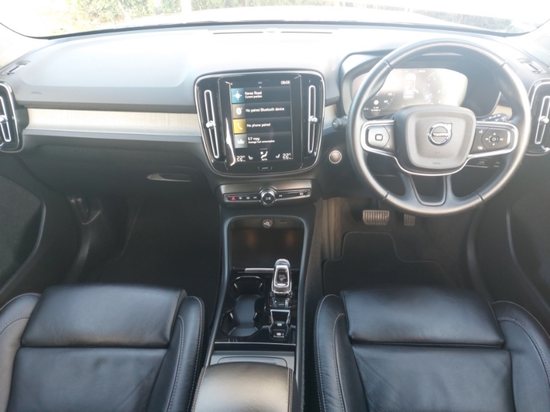 Volvo XC40 2.0 B4p Inscription Pro 7 Speed FP71CNO Black #3
