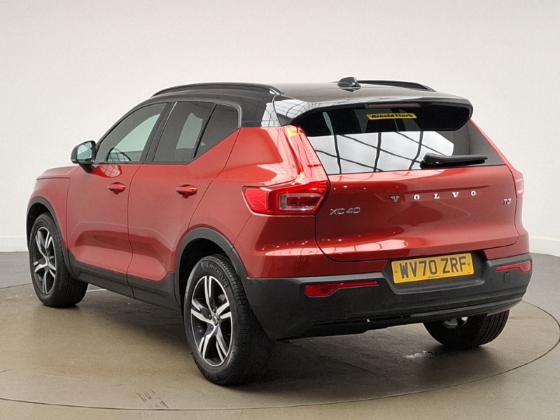 Volvo XC40 1.5 T3 163 R Design Geartronic WV70ZRF Red #2
