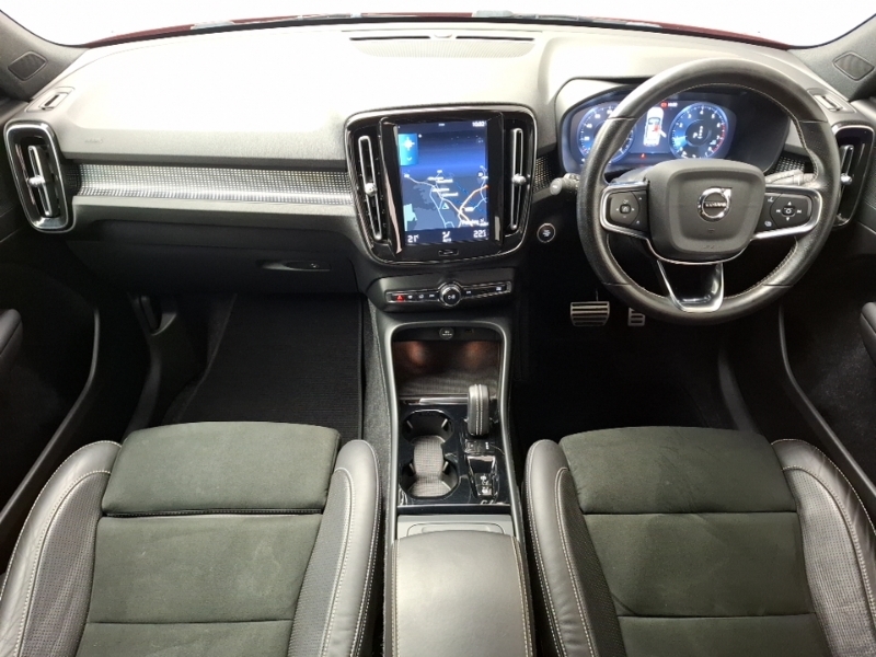 Volvo XC40 1.5 T3 163 R Design Geartronic WV70ZRF Red #3