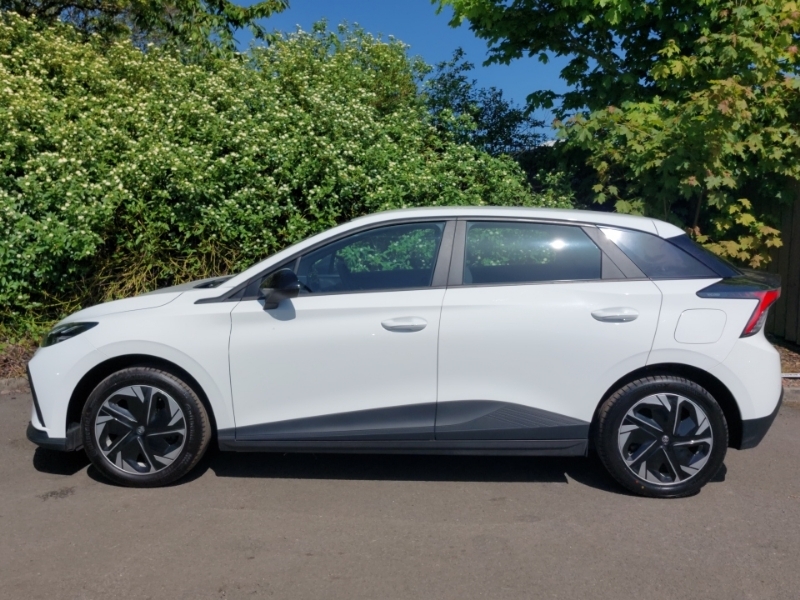 MG MG4 150Kw Se Ev Long Range 64Kwh White #4