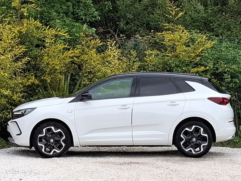 Vauxhall Grandland 1.6 Plug-in Hybrid Ultimate SD74HNL White #4