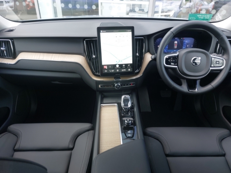 Volvo XC60 2.0 B5p Plus Dark Awd Geartronic SN25ASG Grey #3
