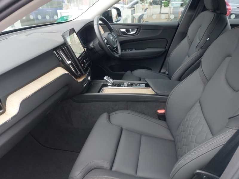 Volvo XC60 2.0 B5p Plus Dark Awd Geartronic SN25ASG Grey #5