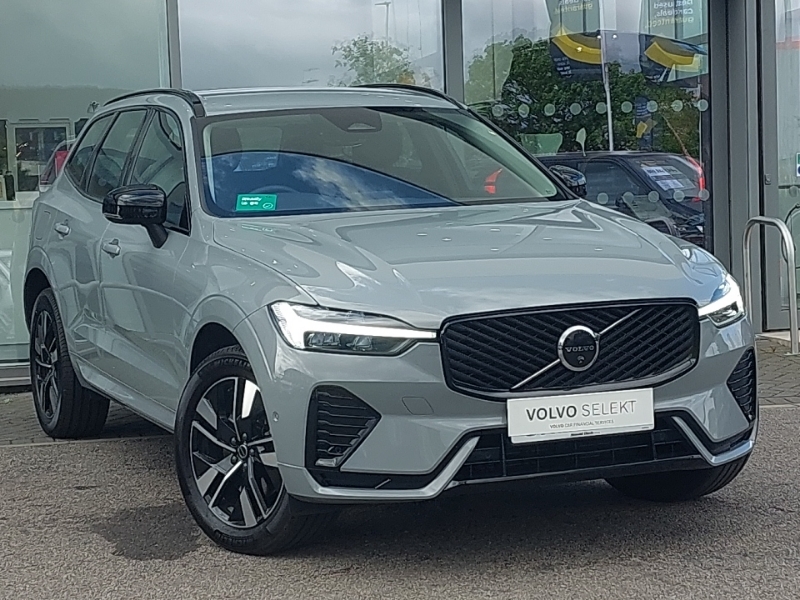 Volvo XC60 2.0 B5p Plus Dark Awd Geartronic Grey