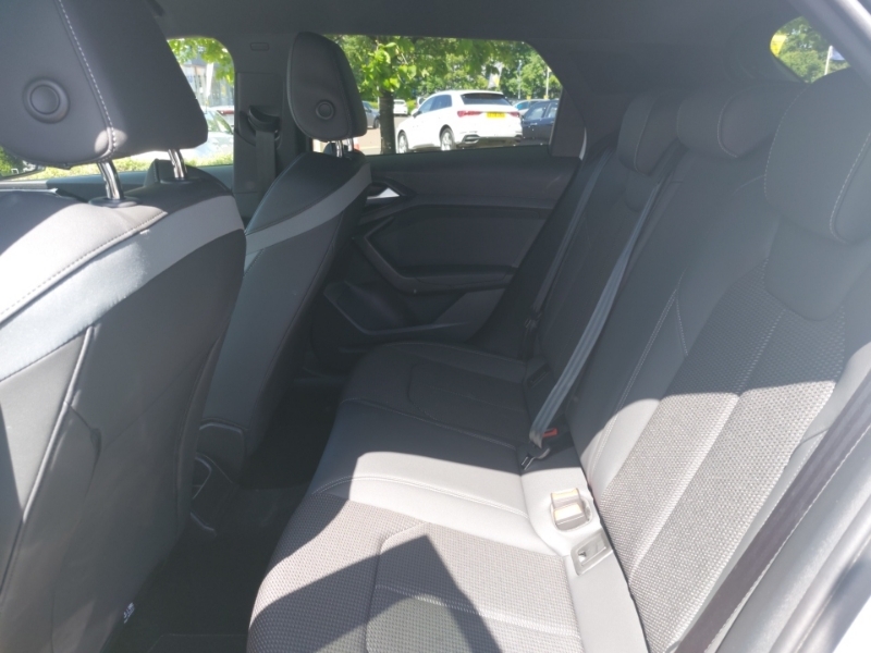 Audi A1 30 Tfsi 110 Black Edition MV73ZRR White #6