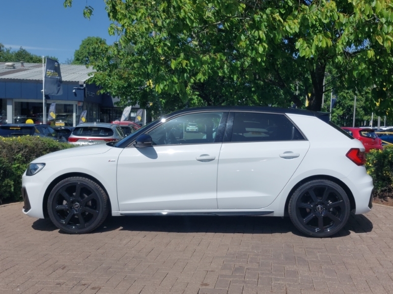 Audi A1 30 Tfsi 110 Black Edition MV73ZRR White #4
