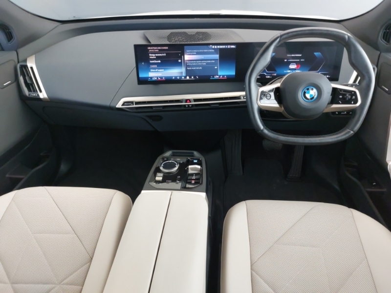 BMW iX 240Kw Xdrive40 M Sport 76.6Kwh White #3