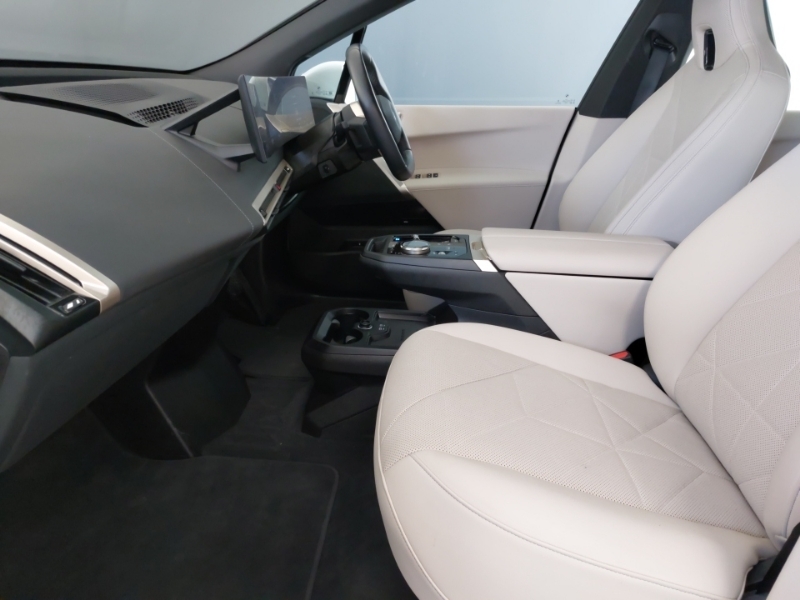 BMW iX 240Kw Xdrive40 M Sport 76.6Kwh White #5
