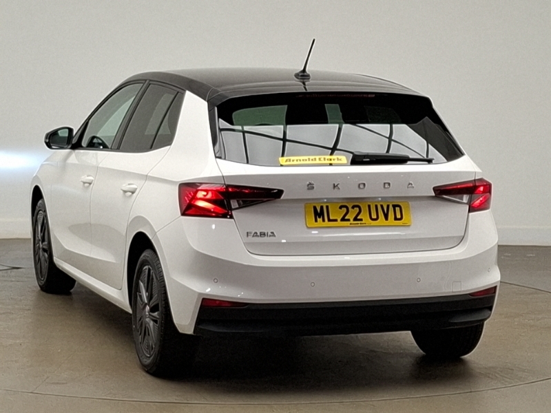 Skoda Fabia 1.0 Tsi 110 Colour Edition ML22UVD White #2