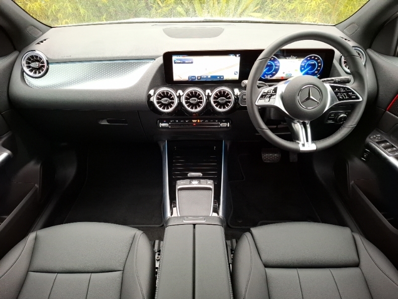 Mercedes-Benz EQA Eqa 250 140Kw Sport Executive 70.5Kwh White #3